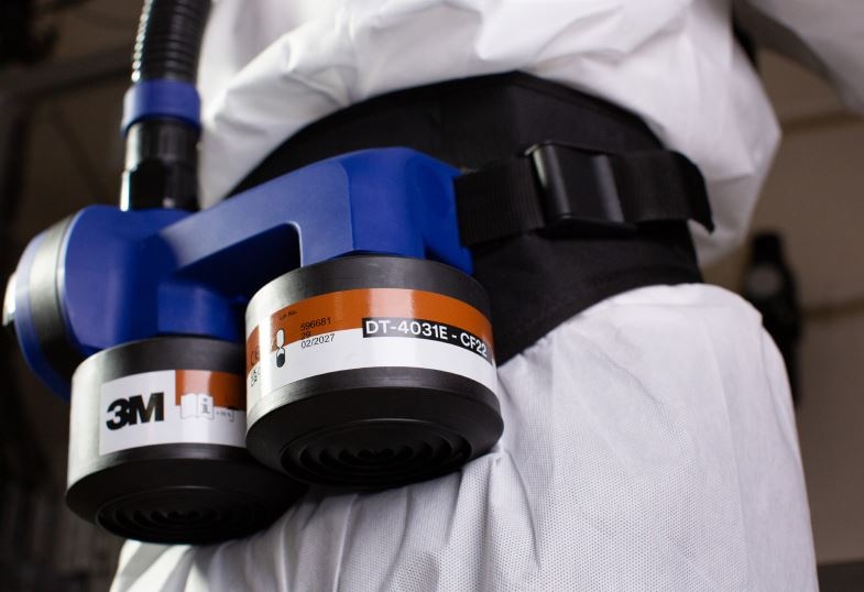 pics/3M/versaflo/pf-600-serie-proflow/3m-pf-619e-geblaese-atemschutz-system-starter-set-th2-th3-anwendung.jpg