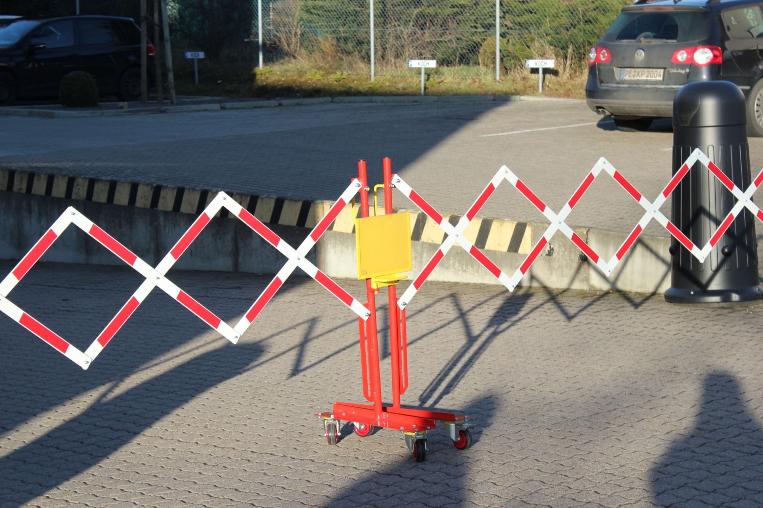 pics/Dancop/crashstop/70-115-crash-stop-dancop-scherengitter-set-rot-weiss-008.jpg