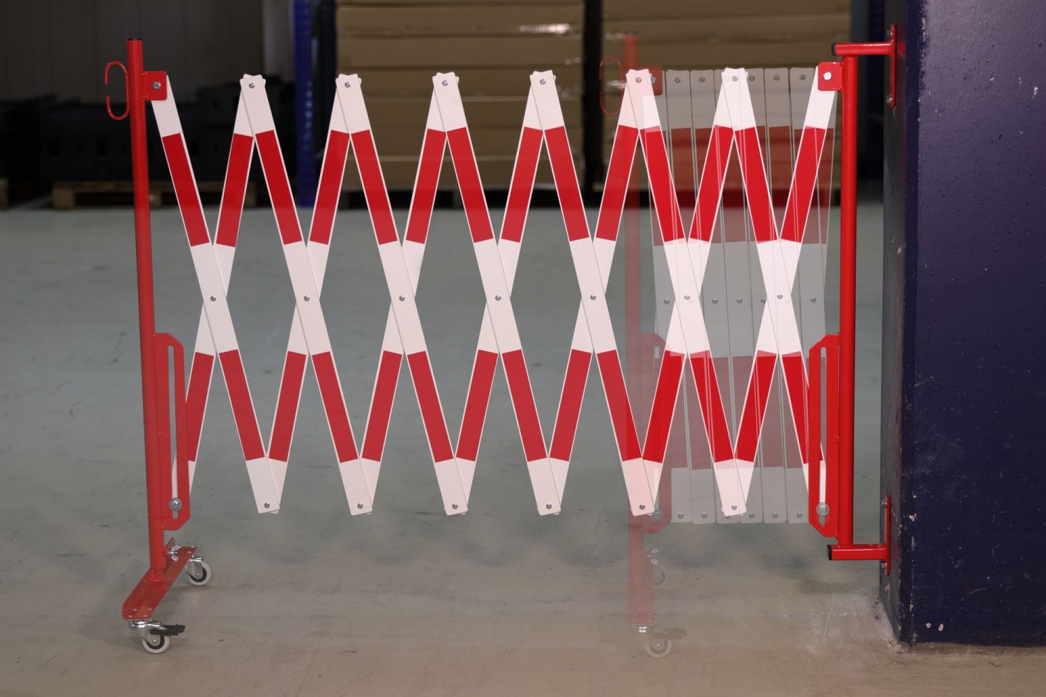 pics/Dancop/crashstop/70-20w-crash-stop-dancop-scherengitter-rot-weiss-005.jpg