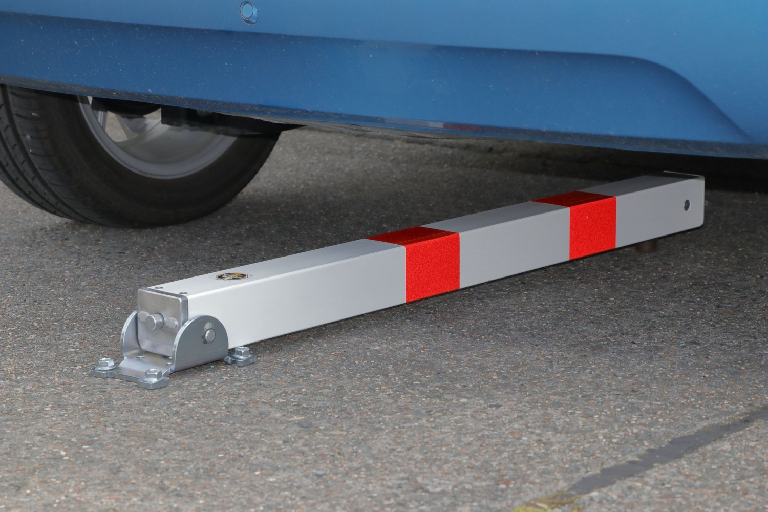 pics/Dancop/crashstop/parking-buegel-pfosten/90-30-crash-stop-klappbare-sperrpfosten-dancop-3.jpg