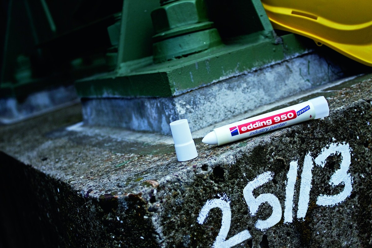 pics/Edding/950/edding-950-industry-painter-with-round-nib-use-6.jpg