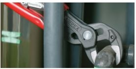 pics/Knipex/Wasserpumpenzangen/Spezialwasserpumpenzangen/knipex-application-3.jpg