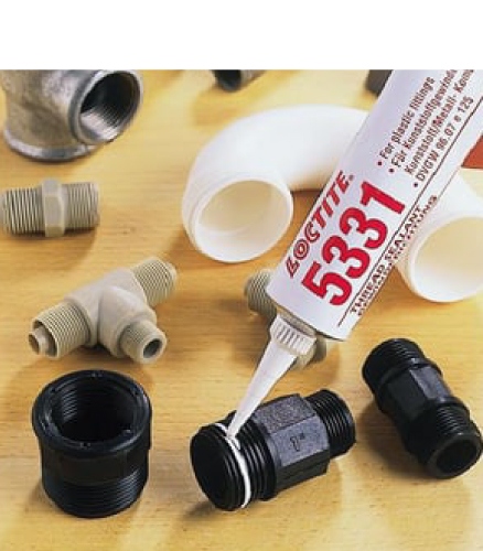 Filetages en plastique et en métal