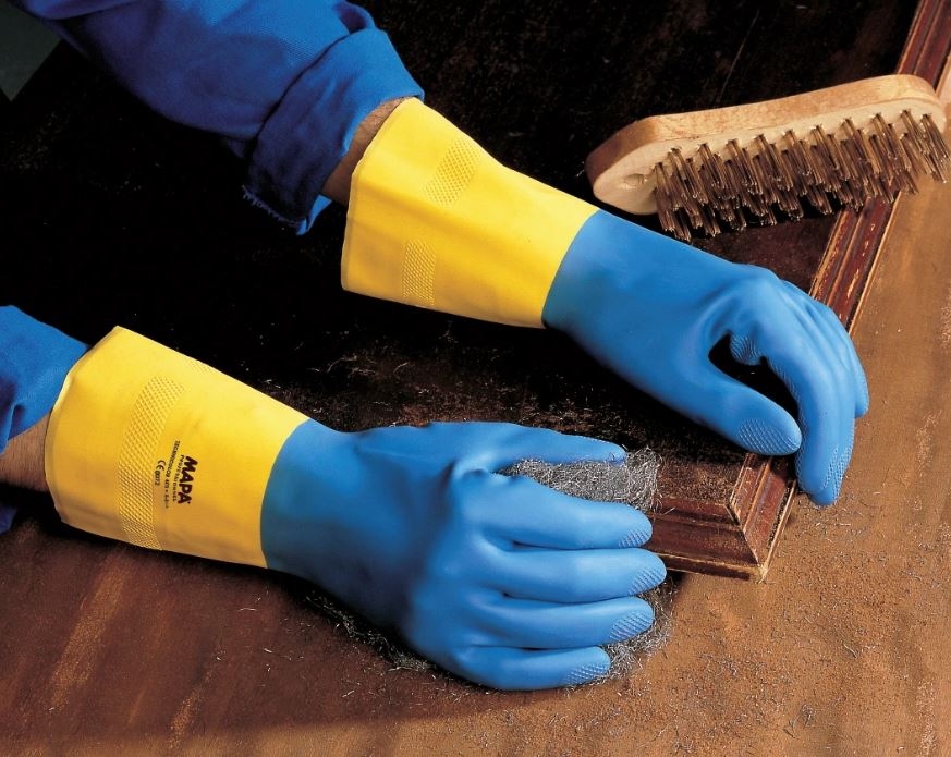 pics/Mapa/alto/mapa-alto-405-chemical-protective-gloves-chemicals-use.jpg