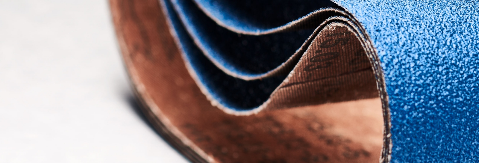 pics/Menzer/schleifmittel/menzer-blue/menzer-blue-schleifband-zirkonkorund-detail2.jpg