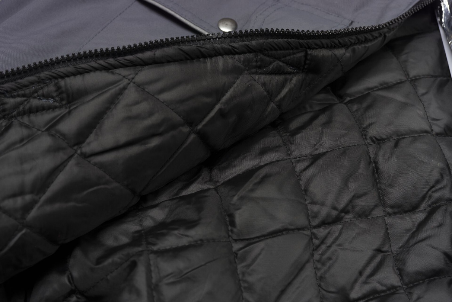 pics/Planam/planam-2183-canvas-herren-winterjacke-arbeitsblouson-gefuettert-wasserdicht-grau-schwarz-abgesetzt-details-drin.jpg