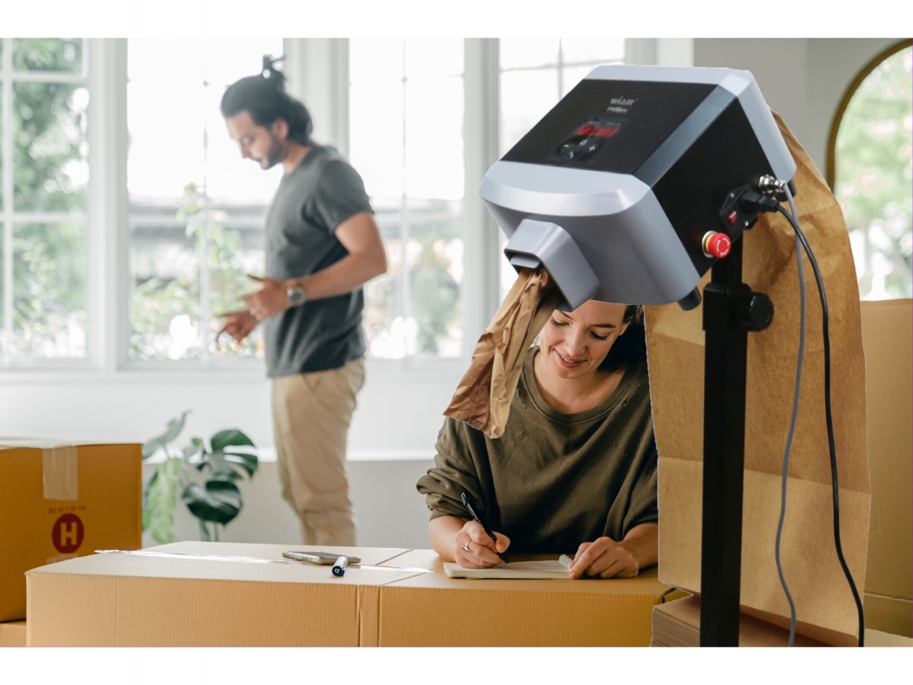 pics/Wiair/papierpolstersysteme/mobile-paper-cushion-machine-wiairp100pro-use.jpg