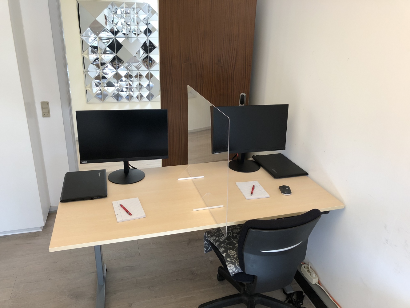 pics/flat-infection-protection-screen-for-the-workplace-40x60cm-use.jpg